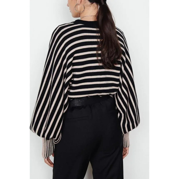 NWT Lelis Collection Striped Knit Casual Sweater Size Small - Picture 2 of 10